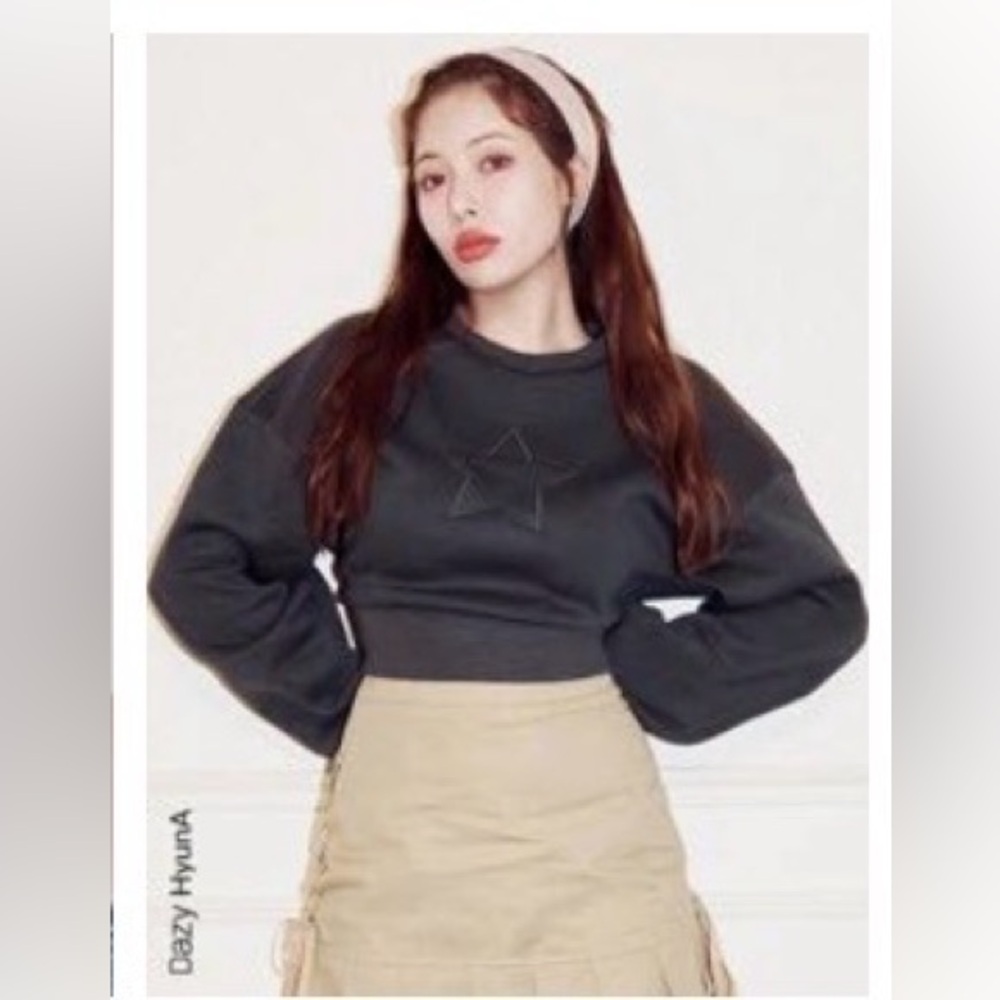 Black Star Embroidered Women's Sweatshirt